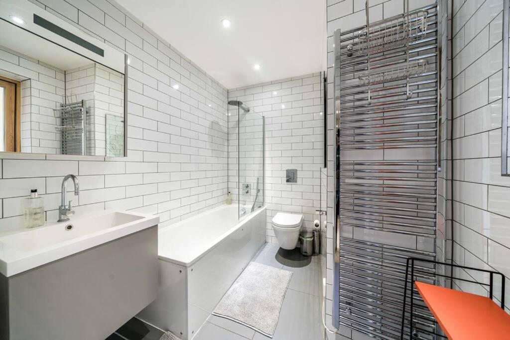 Modern 1 Bedroom Apartment In Hackney Wick Londra Exterior foto